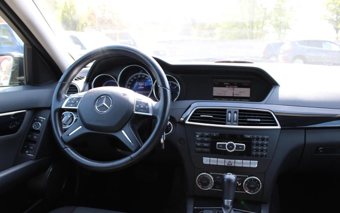 Mercedes-Benz Klasa C cena 42800 przebieg: 215000, rok produkcji 2012 z Sztum małe 667